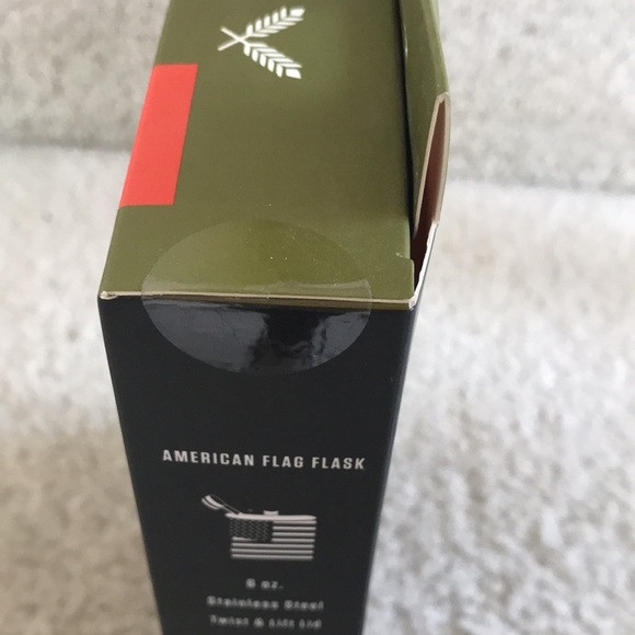 American Flag Flask ✨New In Box ✨ - Picture 7 of 7